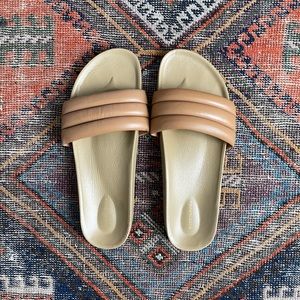 Beatrice Valenzuela Sandalias